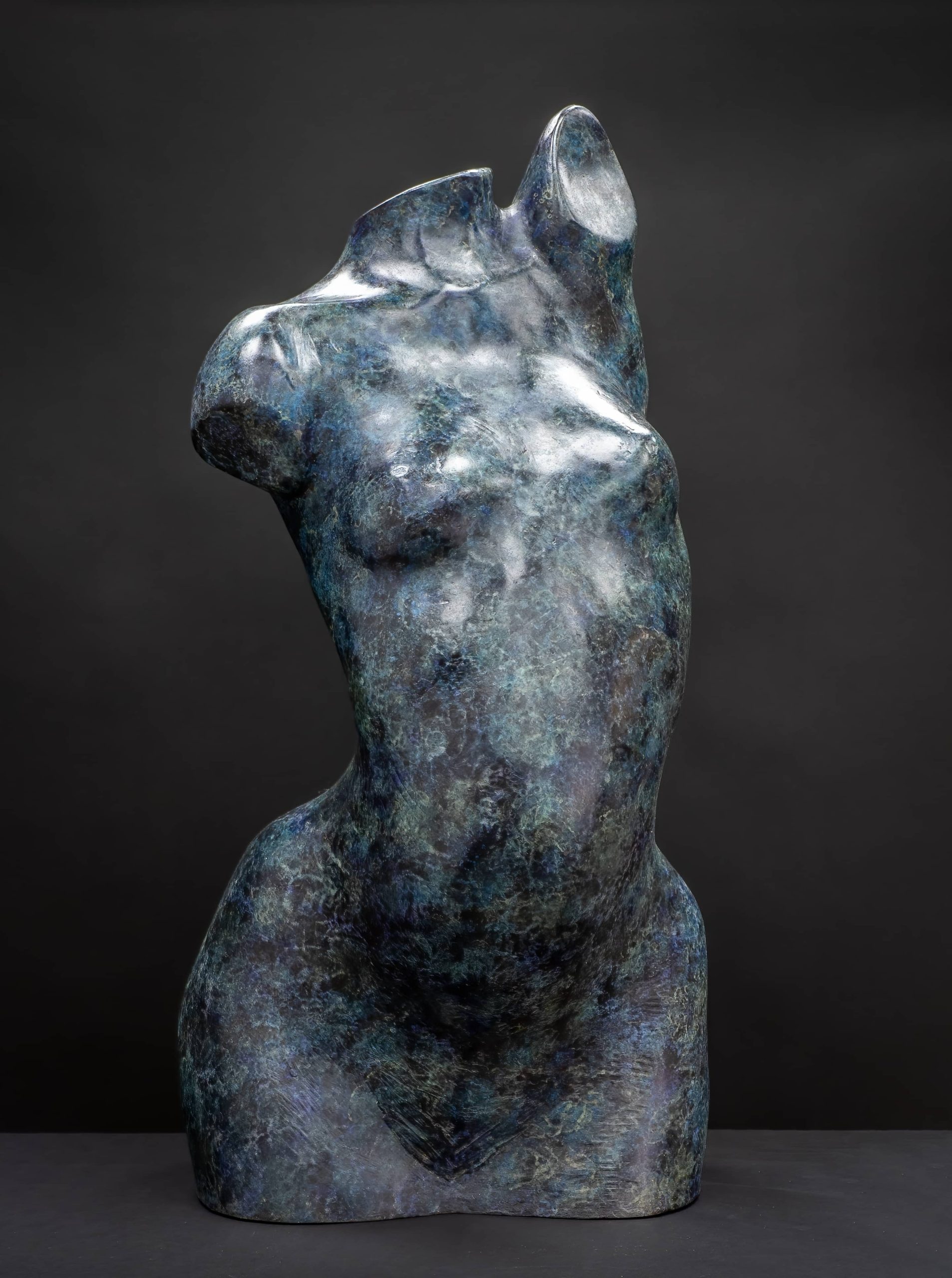 Eve V. Bronze in blue facing forwards