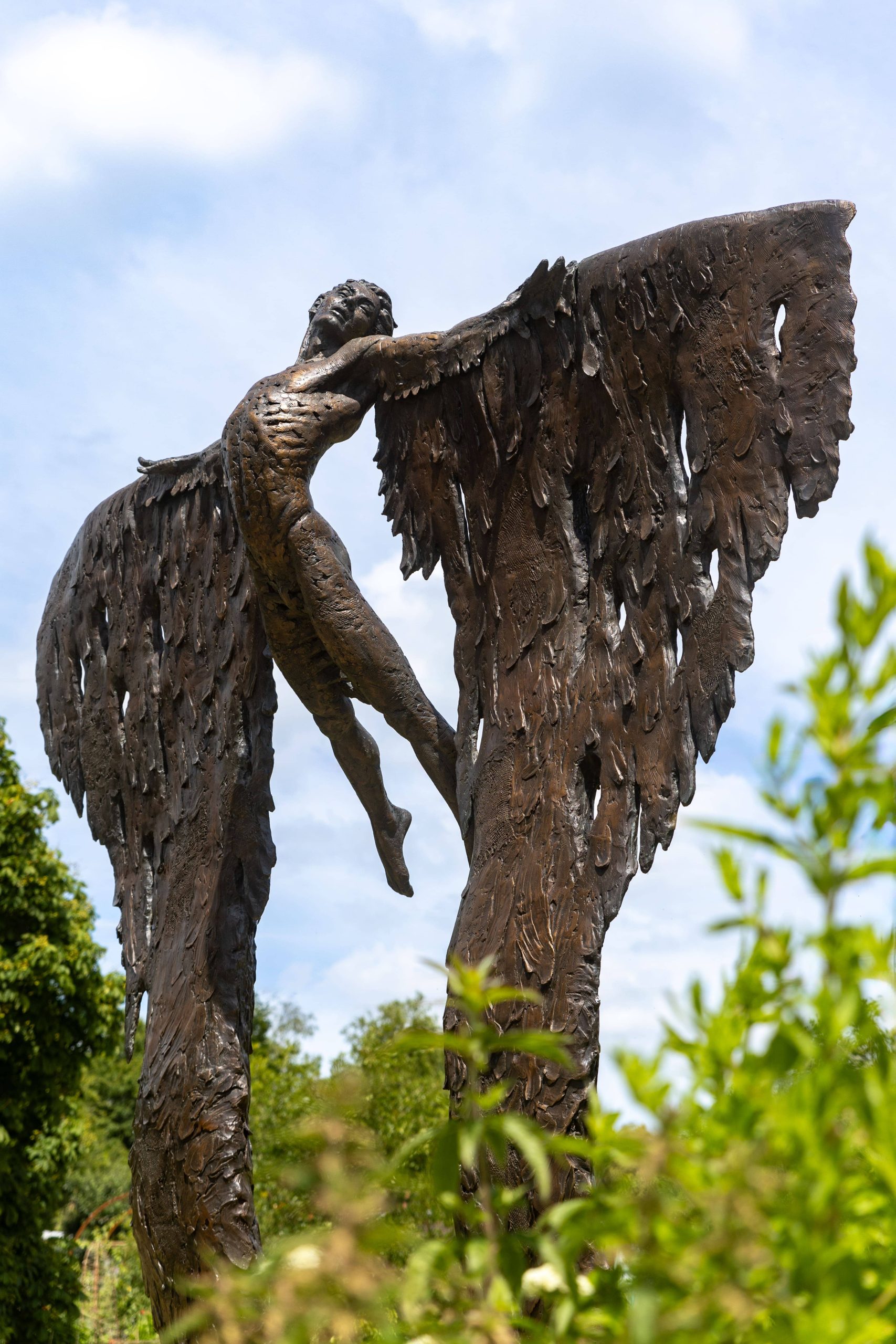 Dorset sculpture park has large garden sculpture of Icarus that can be walked under.